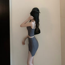 Carregar imagem no visualizador da galeria, Western-style Knitted Two Piece Female Short Navel Sling Slit Bag Hip Skirt
